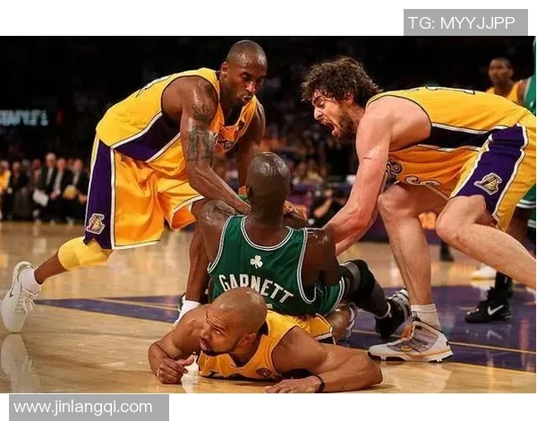 十年湖人与凯尔特人总决赛首战回顾与精彩瞬间分析