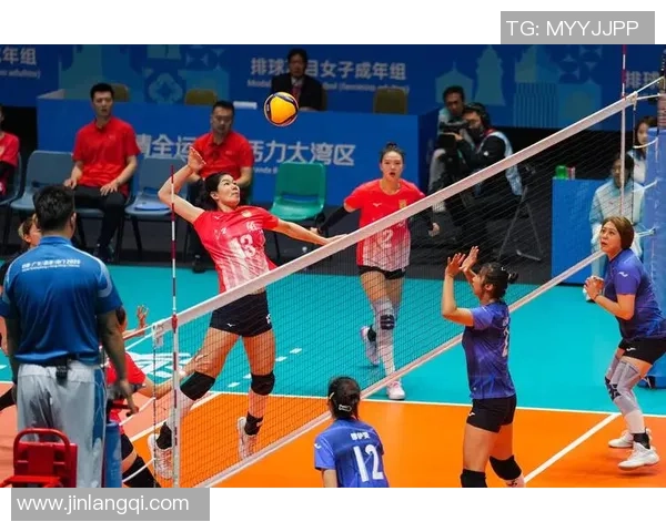 2025海南琼海排球邀请赛暨第七届海南省运会排球（大众体育）测验赛炽热开赛 四支劲旅巅峰对决 排球魅力点着大众热情