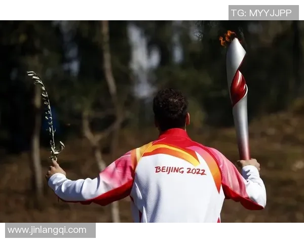 十五运会火炬传递广州站第二棒火炬手刘伟强：昨夜振奋得睡不着