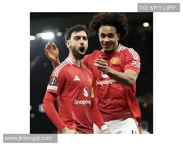 曼联vs埃弗顿：姆伯莫伙伴齐尔克泽，B费出战，利马候补待命